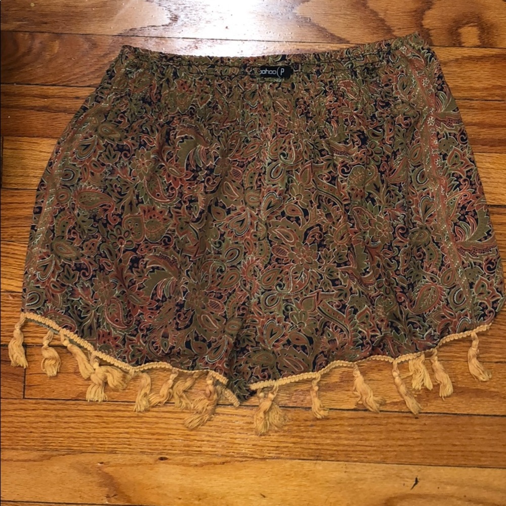 FLOWY SHORTS